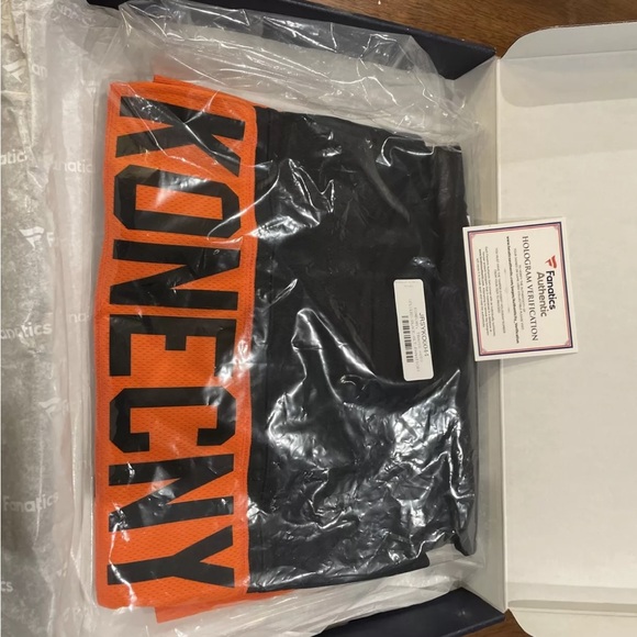 Autographed Jersey-Philadelphia Flyers-Travis Konecny - Picture 2 of 4